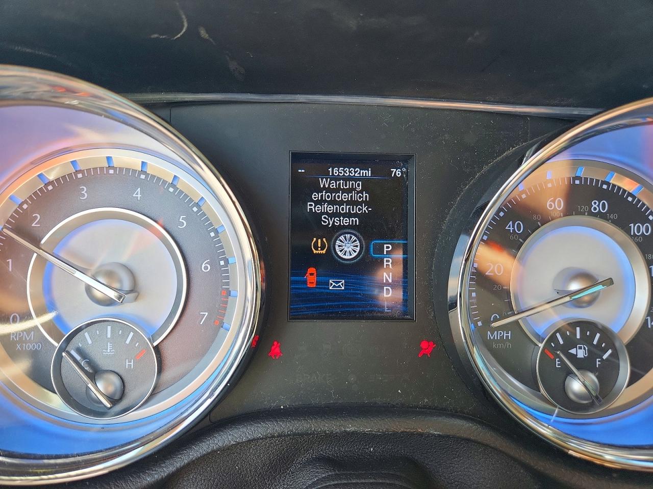 2014 CHRYSLER 300 photo 25