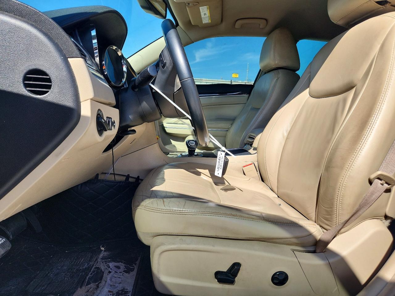 2014 CHRYSLER 300 photo 19