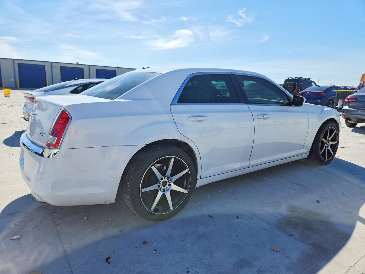 2014 CHRYSLER 300 photo 7