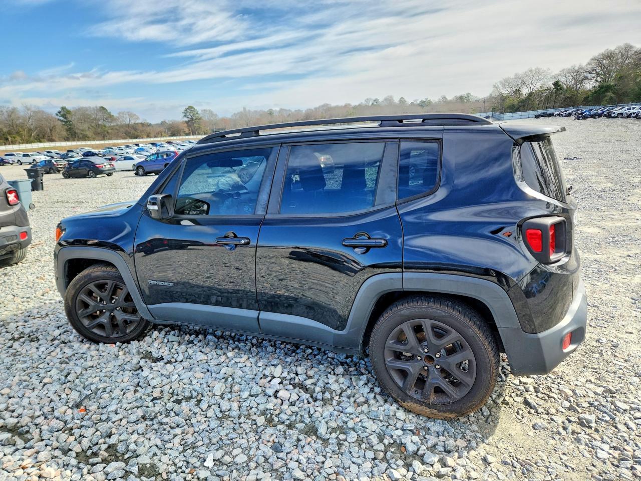 2017 JEEP RENEGADE LATITUDE photo 4