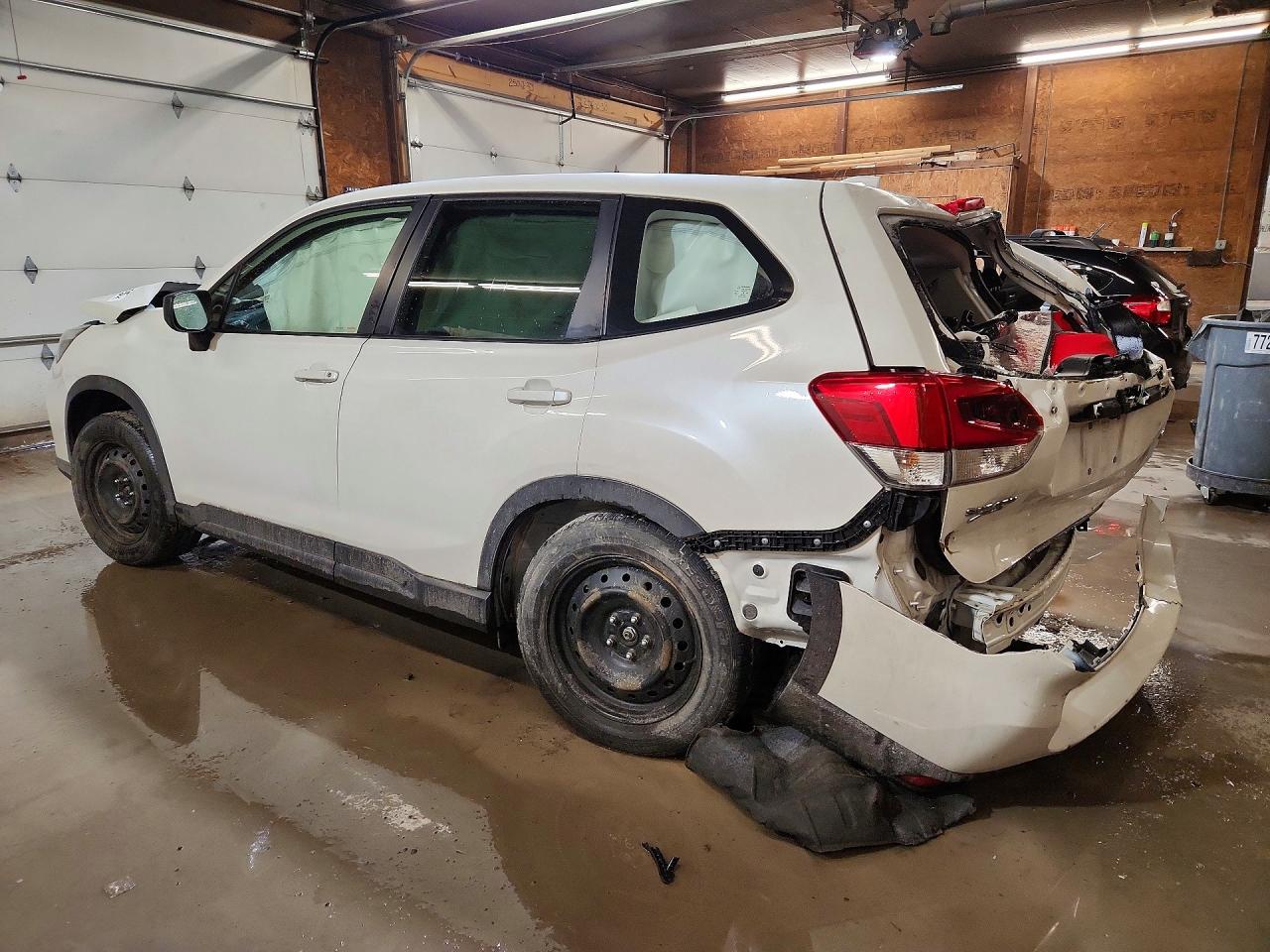2021 SUBARU FORESTER photo 3