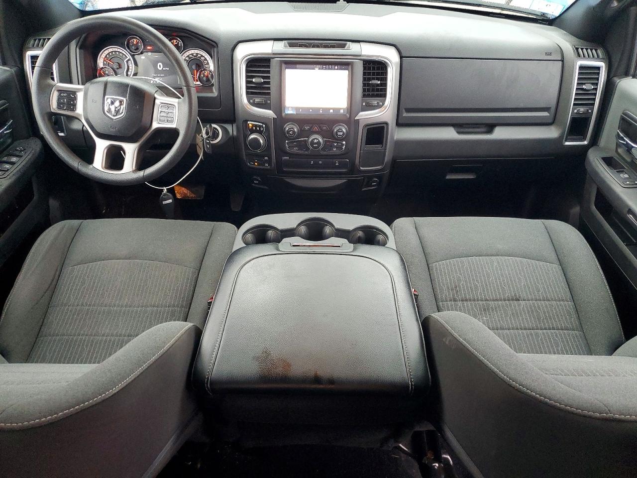 2022 RAM 1500 CLASSIC SLT photo 22