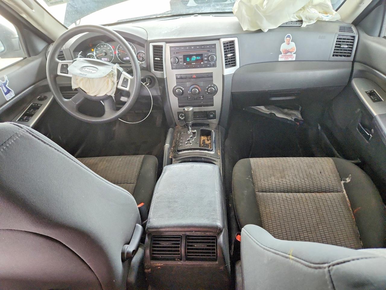 2009 JEEP GRAND CHEROKEE LAREDO photo 8