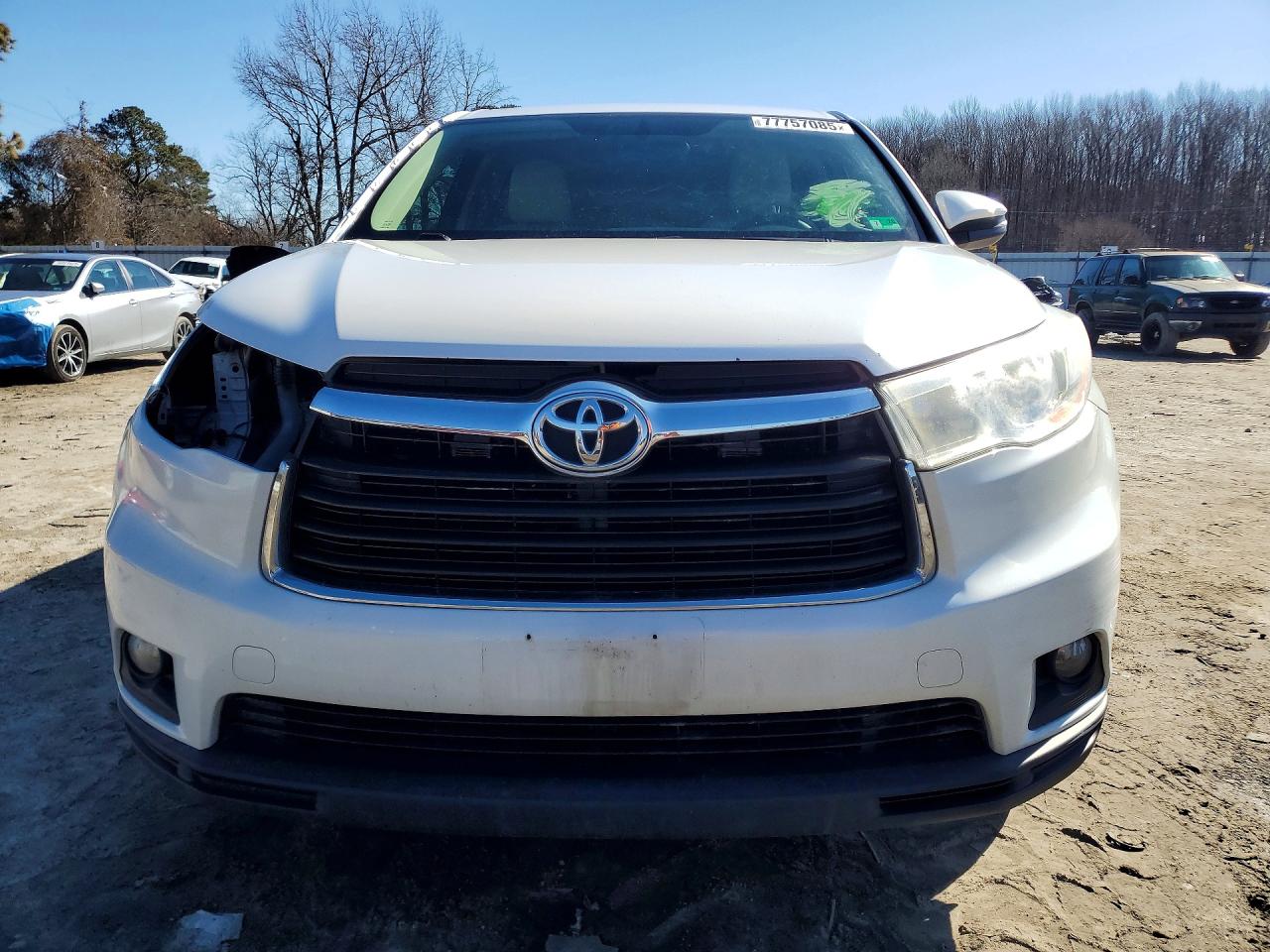 2014 TOYOTA HIGHLANDER LE photo 5
