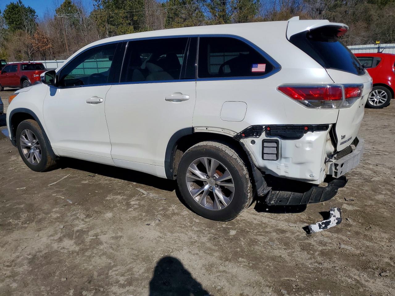 2014 TOYOTA HIGHLANDER LE photo 2