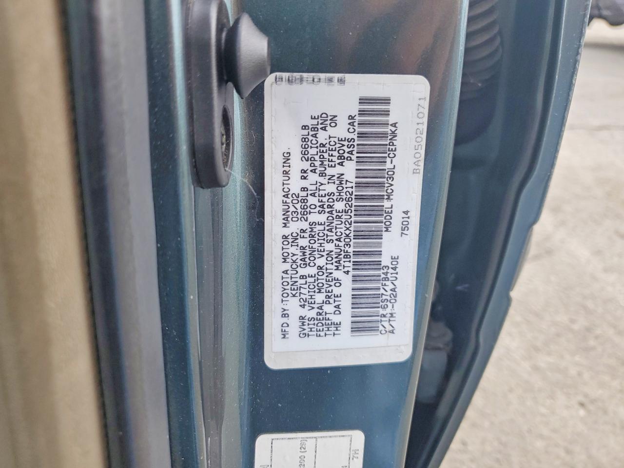 2002 TOYOTA CAMRY LE photo 12