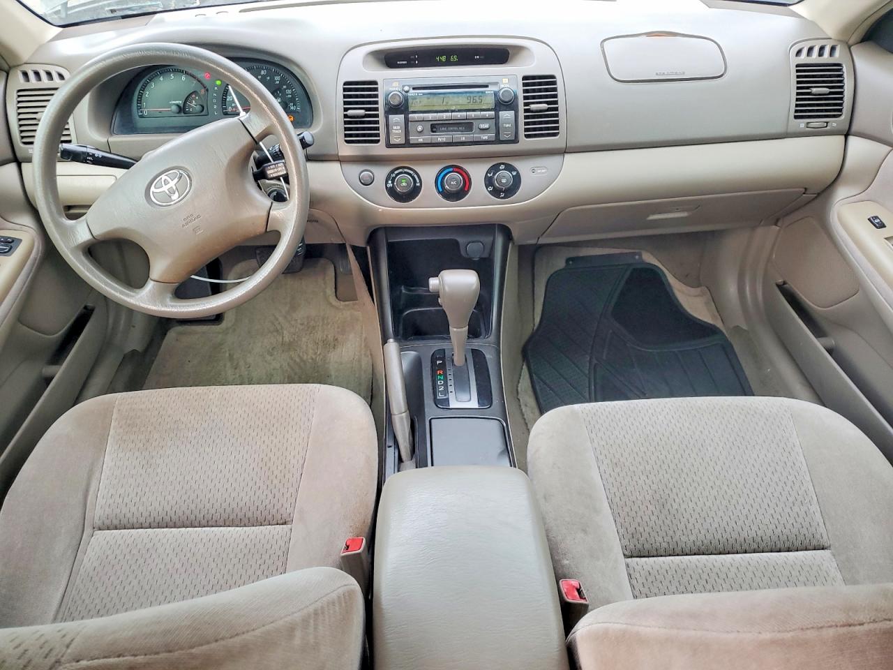 2002 TOYOTA CAMRY LE photo 8