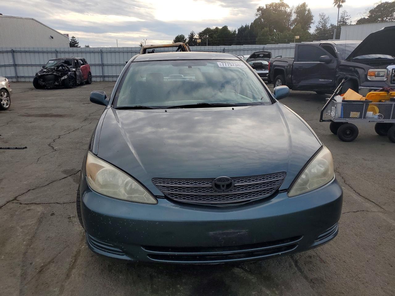 2002 TOYOTA CAMRY LE photo 5
