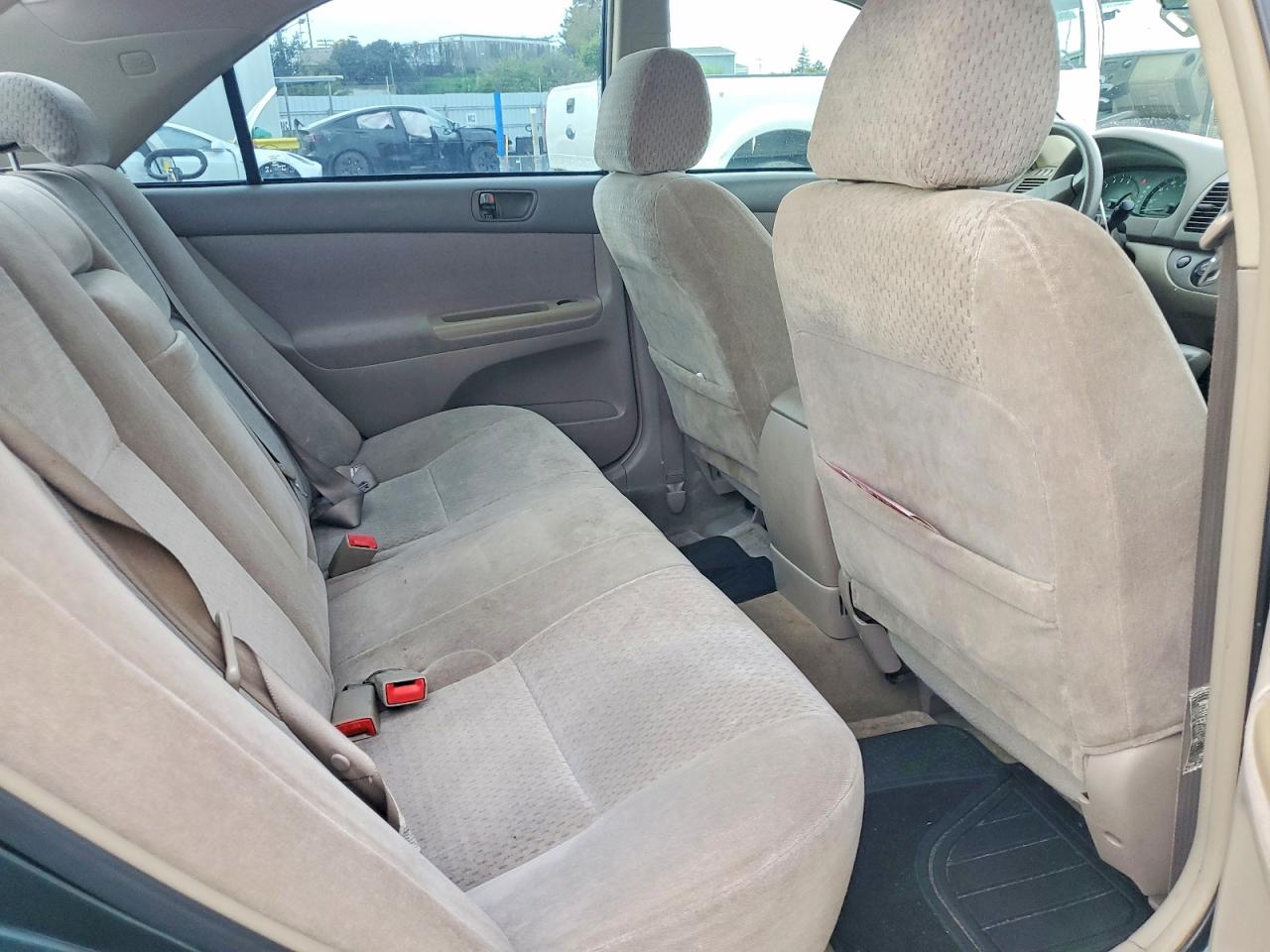 2002 TOYOTA CAMRY LE photo 10
