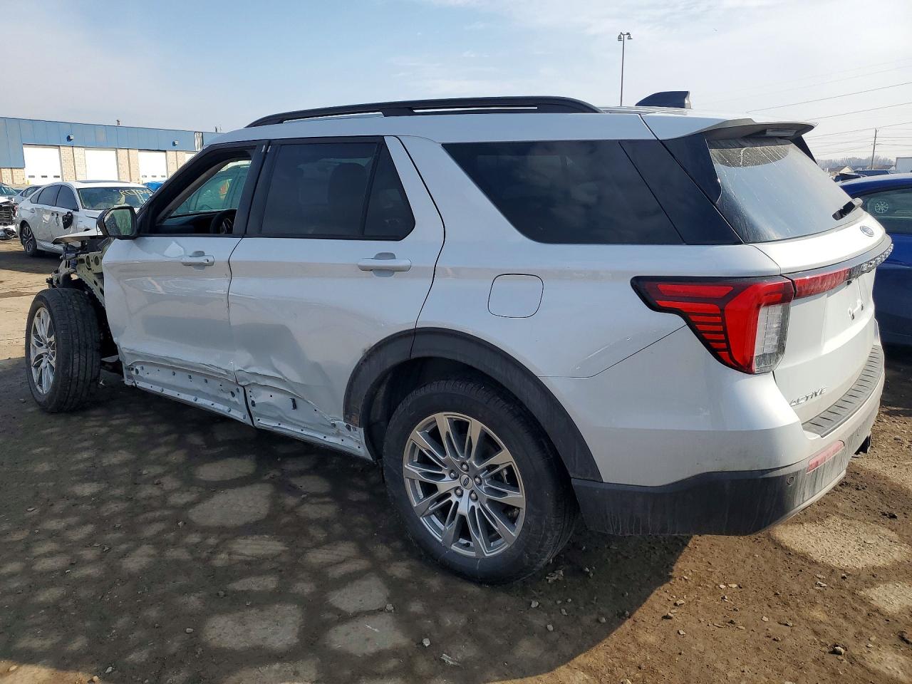 2025 FORD EXPLORER ACTIVE photo 2