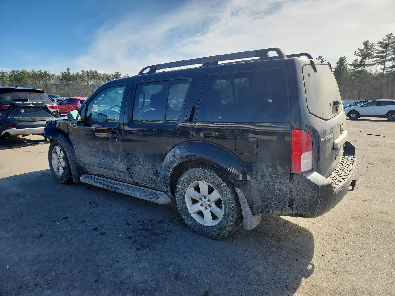 2012 NISSAN PATHFINDER S photo 2