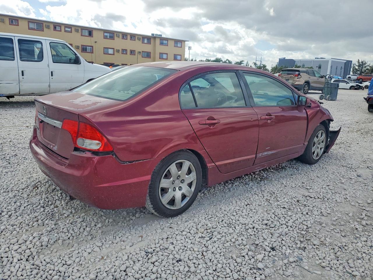 2010 HONDA CIVIC LX photo 5