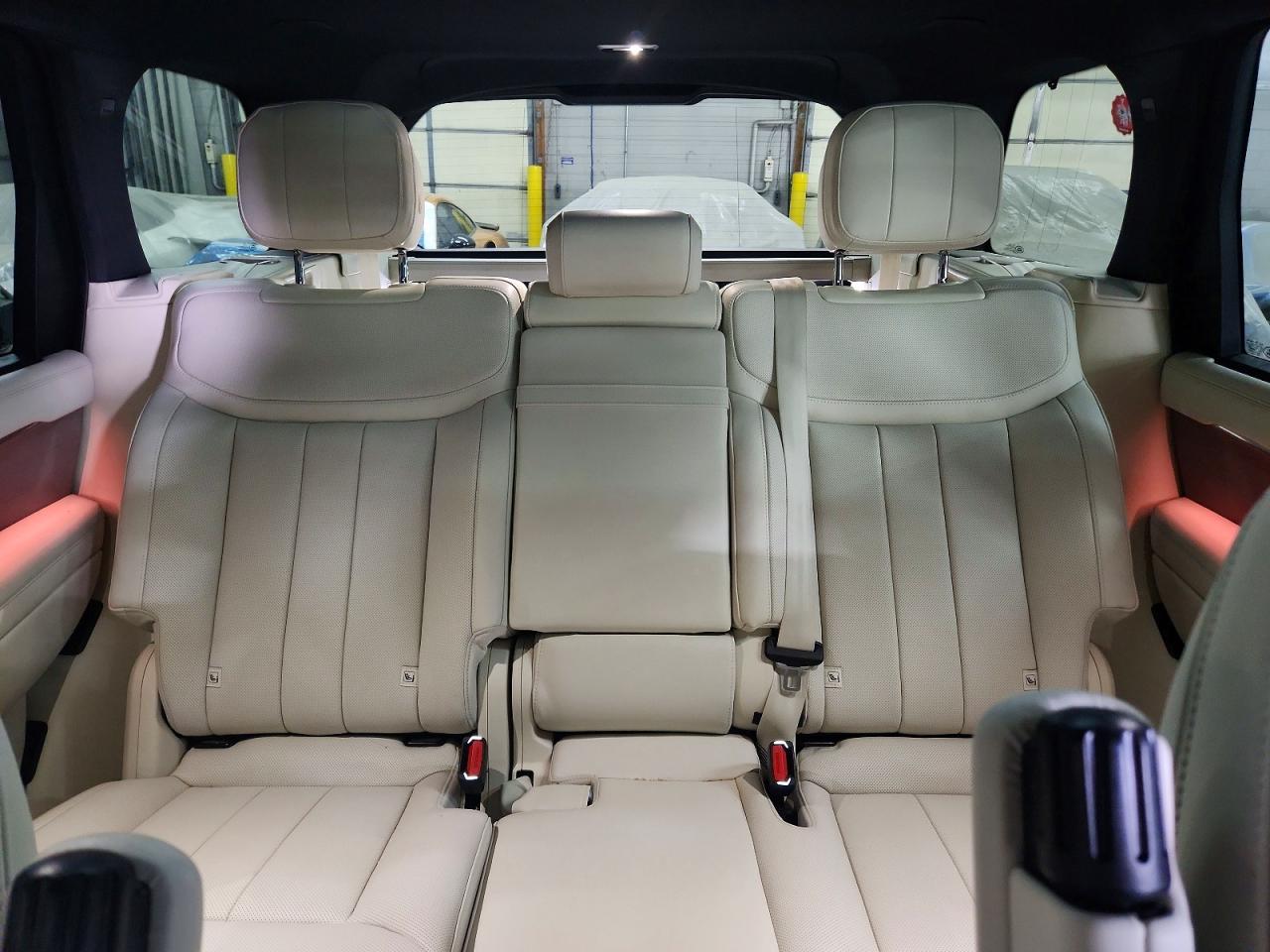 2024 LAND ROVER RANGE ROVER SE photo 10