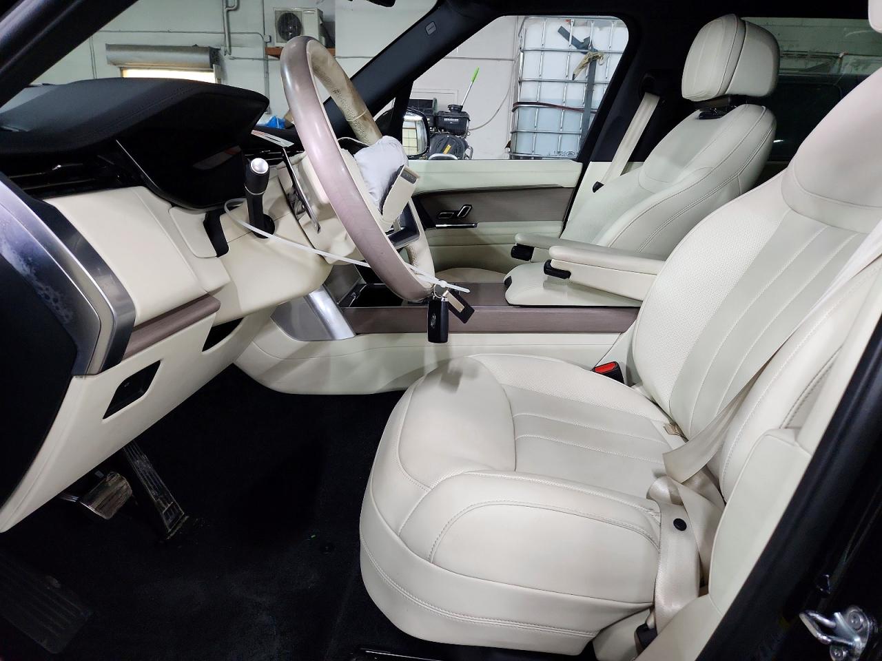 2024 LAND ROVER RANGE ROVER SE photo 7