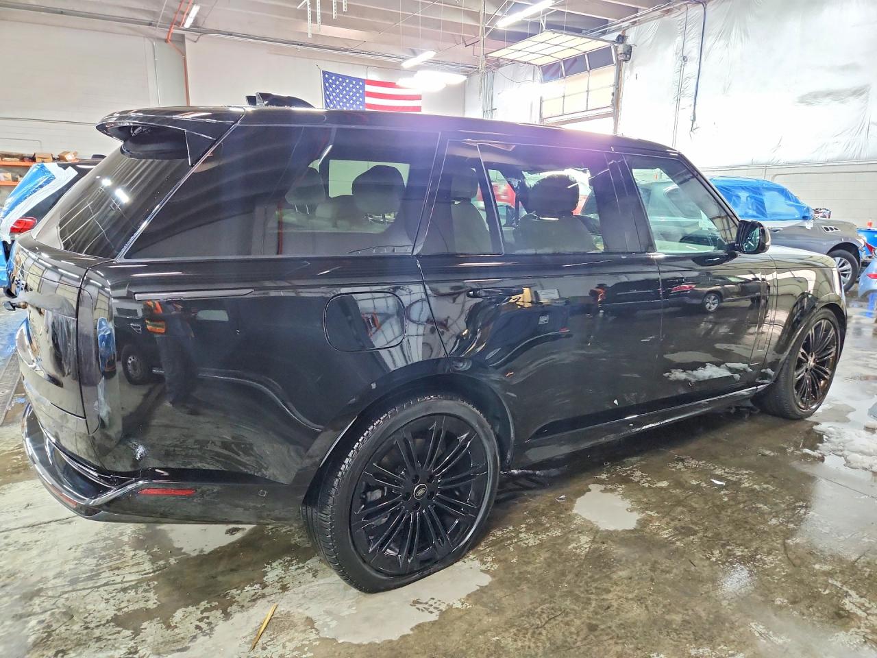 2024 LAND ROVER RANGE ROVER SE photo 3