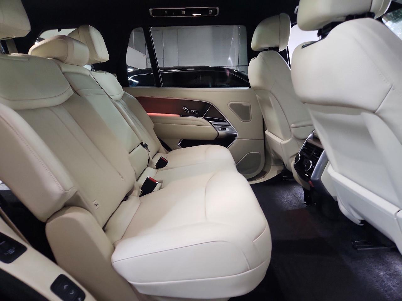 2024 LAND ROVER RANGE ROVER SE photo 11