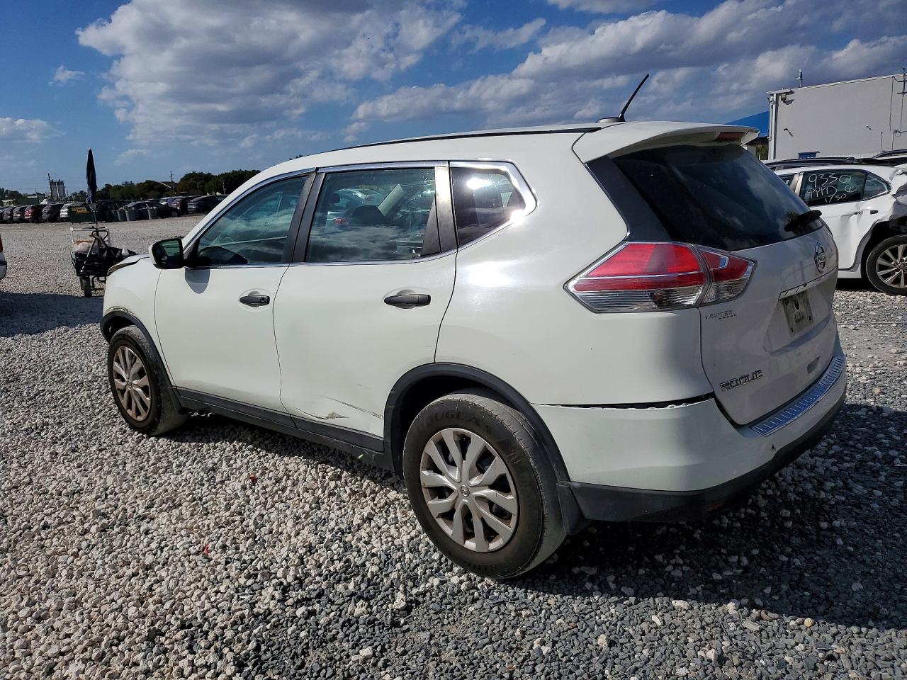 2016 NISSAN ROGUE S photo 3