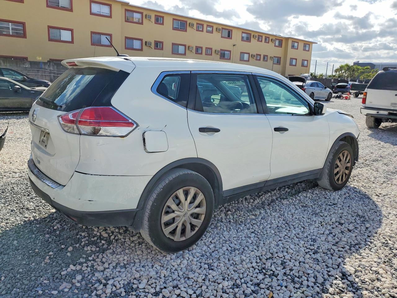 2016 NISSAN ROGUE S photo 5