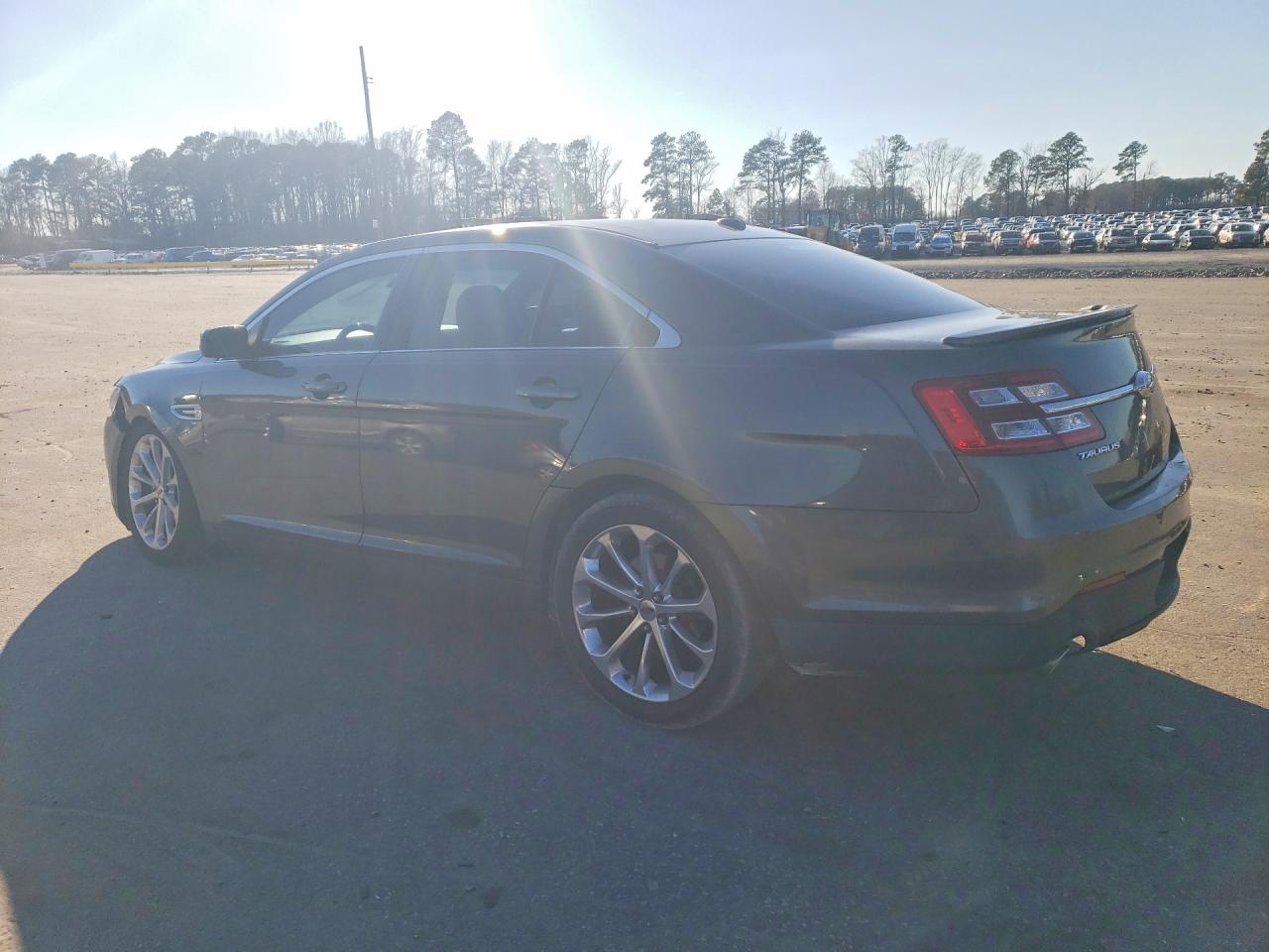 2015 FORD TAURUS LIMITED photo 3