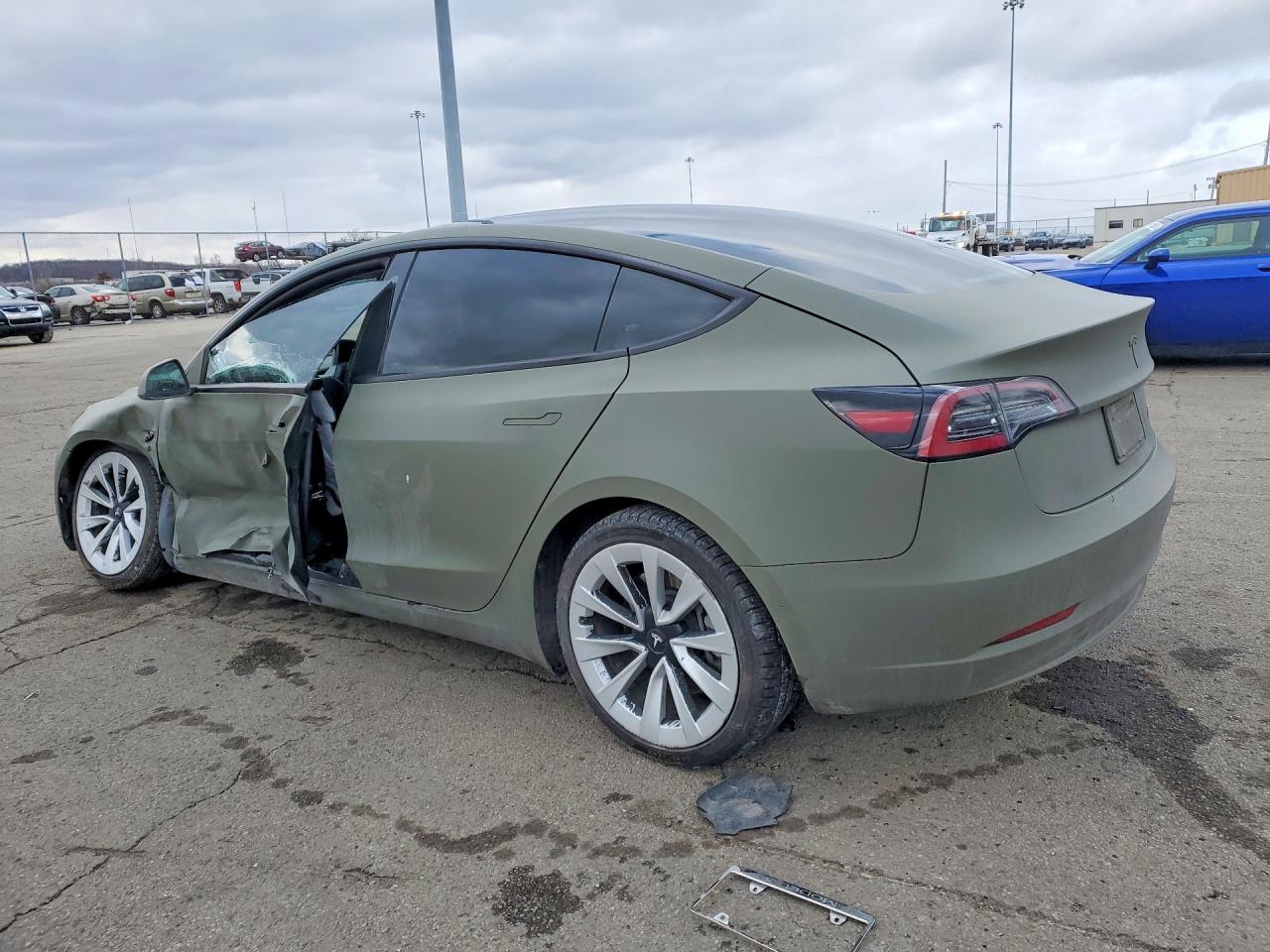 2022 TESLA MODEL 3 photo 2
