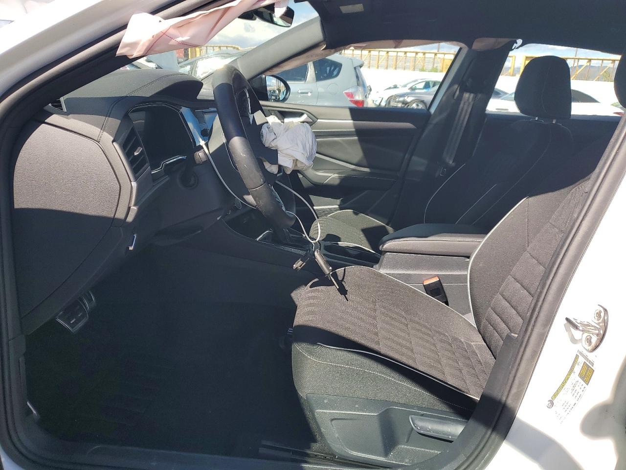2024 VOLKSWAGEN JETTA SPORT photo 13