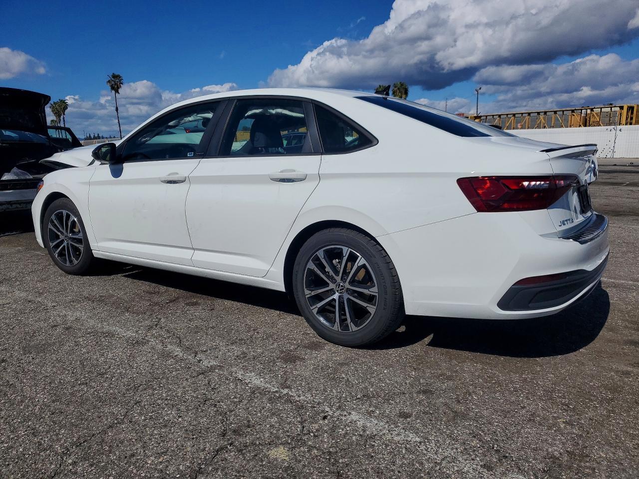 2024 VOLKSWAGEN JETTA SPORT photo 3