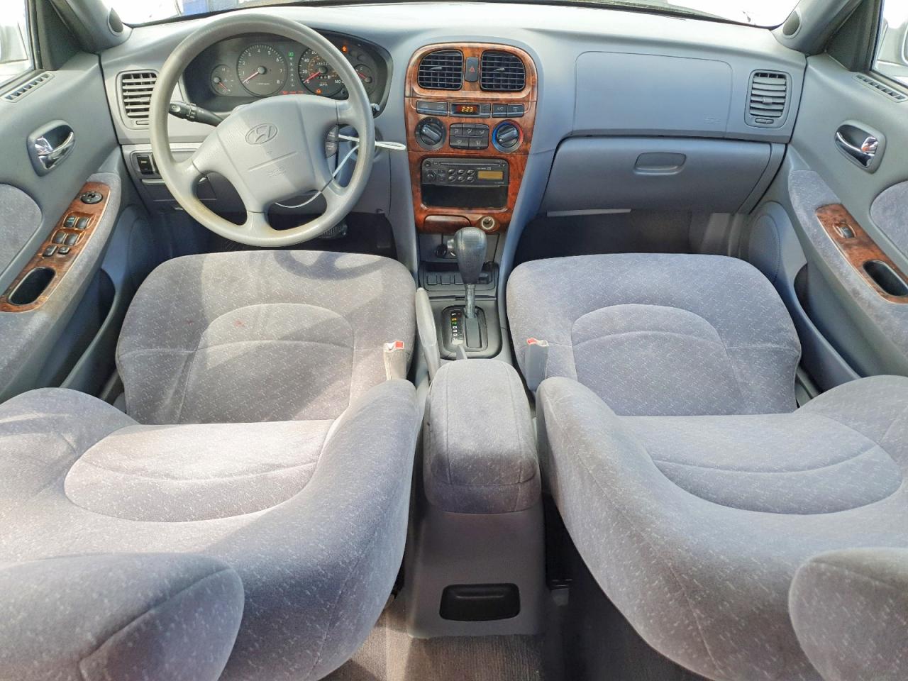 2001 HYUNDAI SONATA GLS photo 15