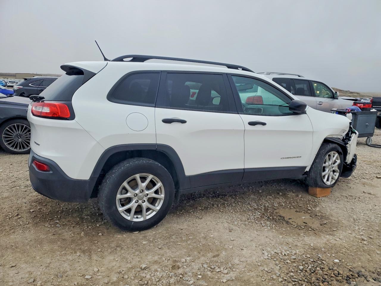 2016 JEEP CHEROKEE SPORT photo 3