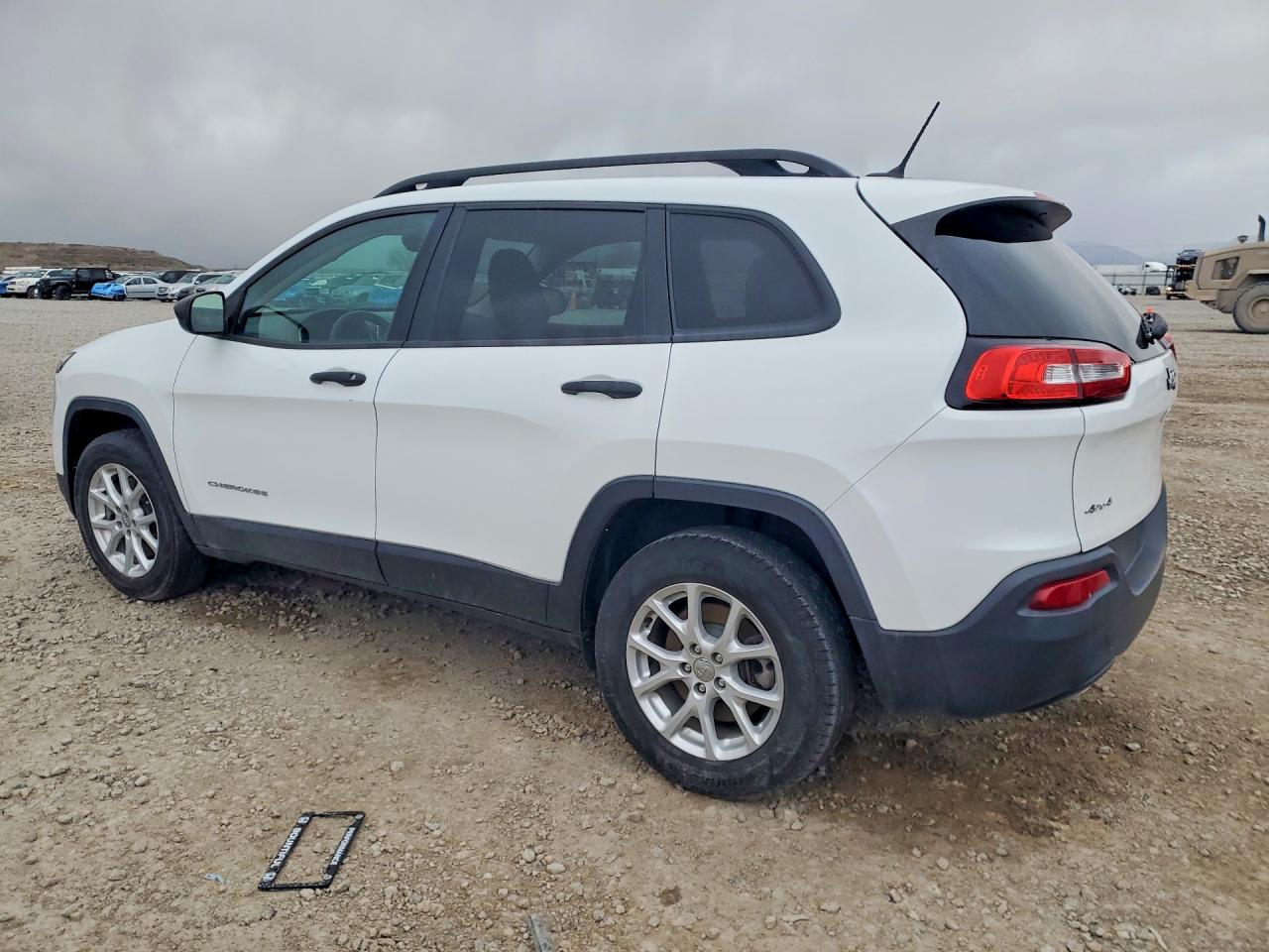 2016 JEEP CHEROKEE SPORT photo 2
