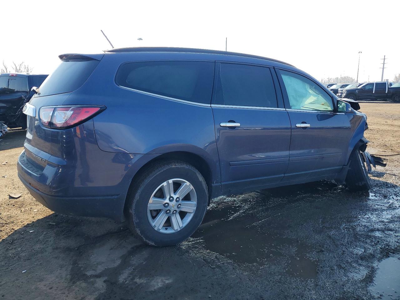 2014 CHEVROLET TRAVERSE LT photo 5