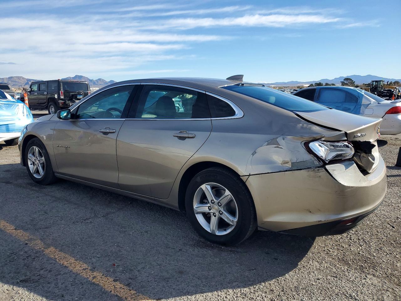 2022 CHEVROLET MALIBU LT photo 3