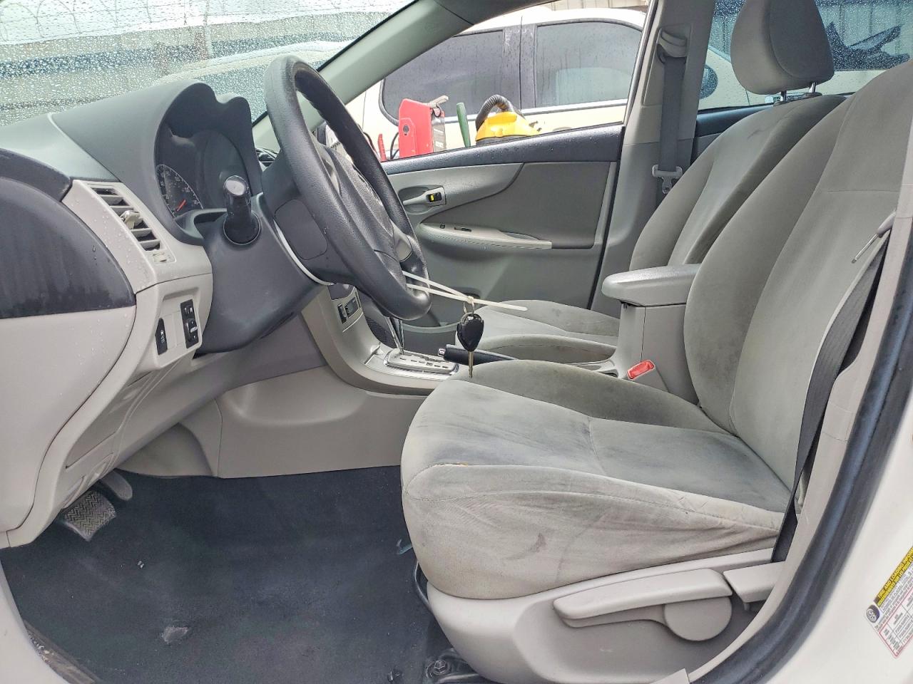 2011 TOYOTA COROLLA BASE photo 19
