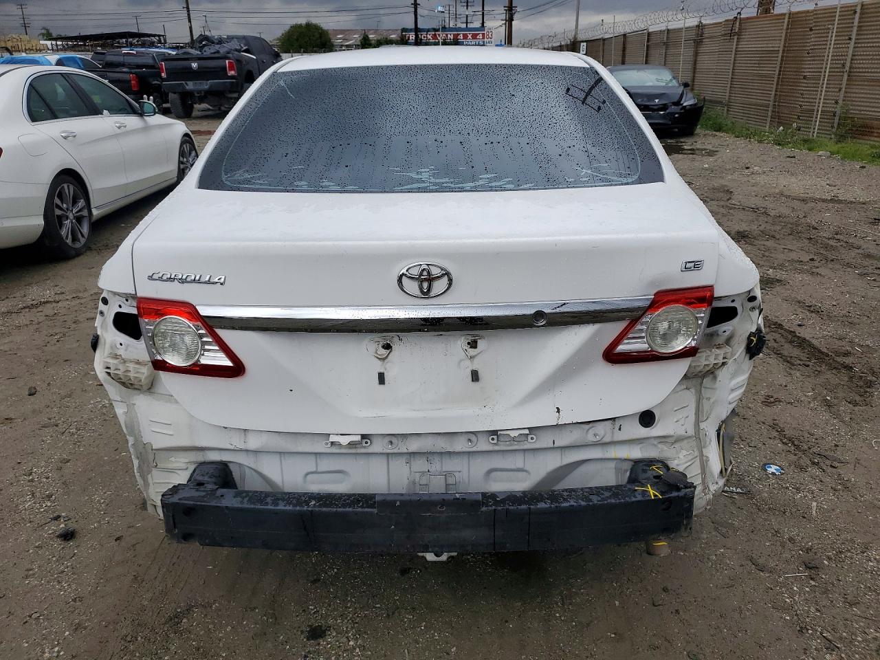 2011 TOYOTA COROLLA BASE photo 16