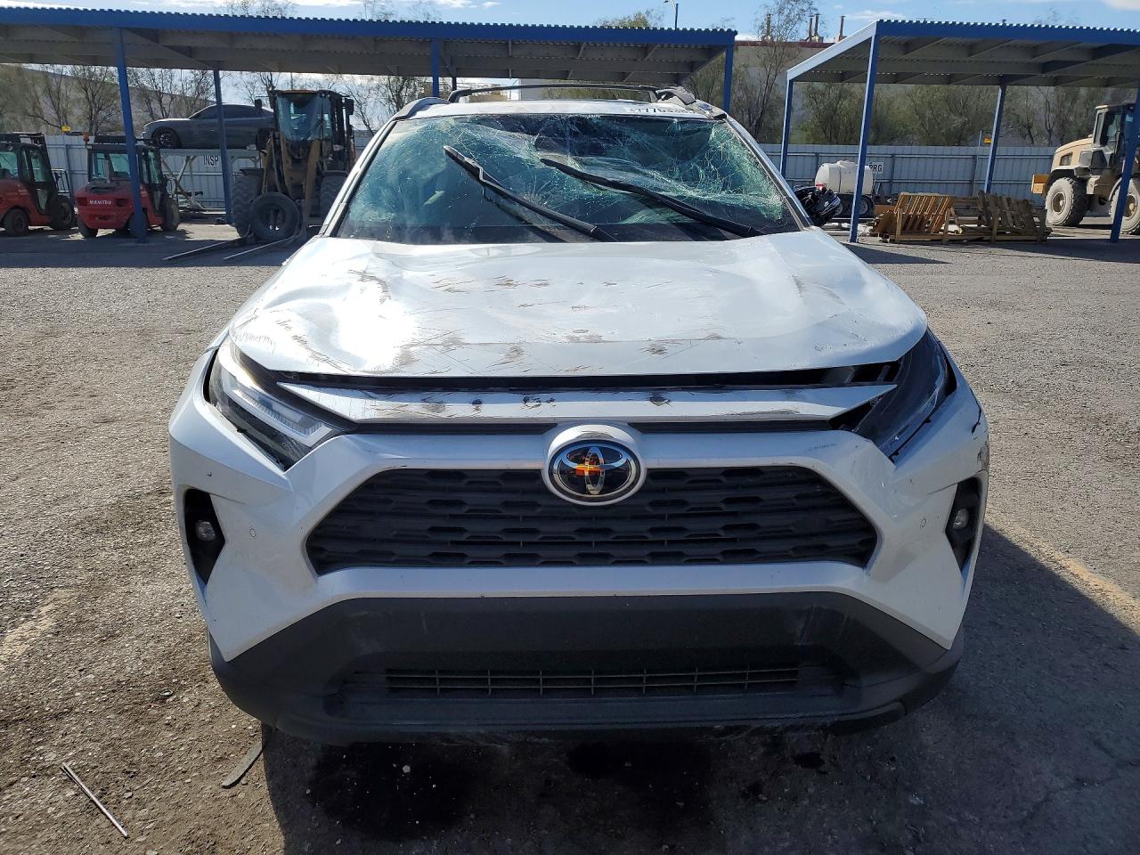 2025 TOYOTA RAV4 XLE PREMIUM photo 13