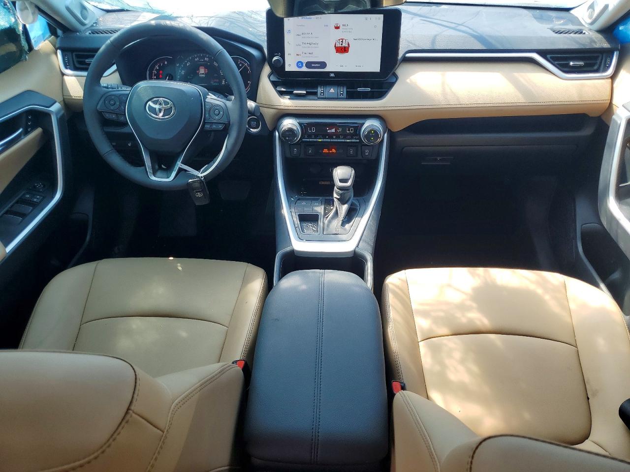 2025 TOYOTA RAV4 XLE PREMIUM photo 22