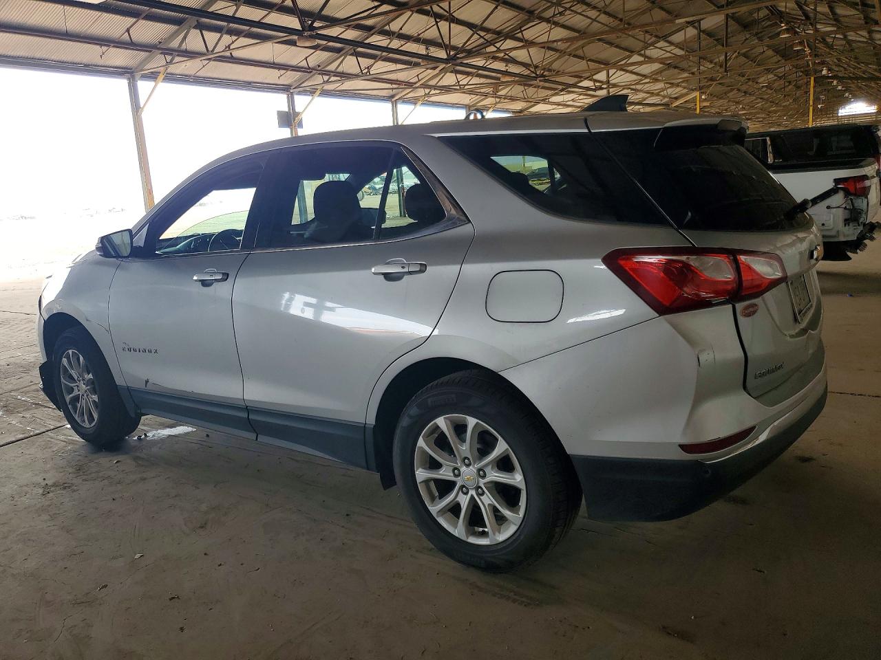2019 CHEVROLET EQUINOX LT photo 2