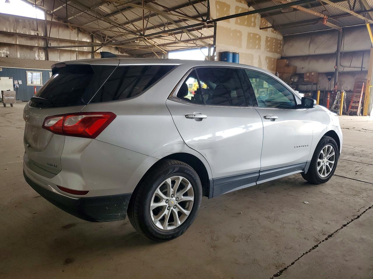 2019 CHEVROLET EQUINOX LT photo 3