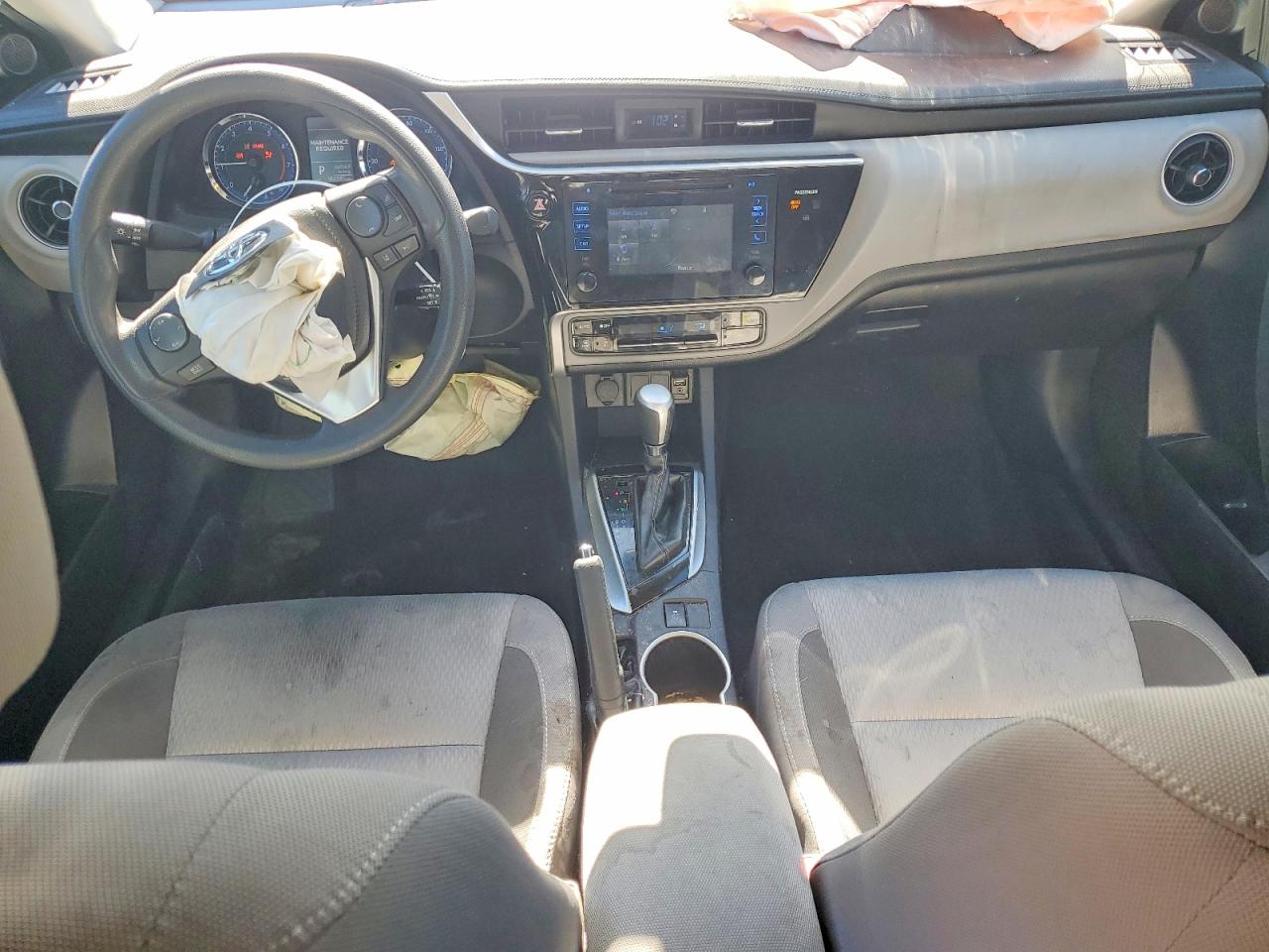 2017 TOYOTA COROLLA L photo 8