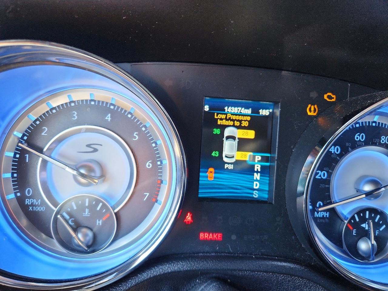 2014 CHRYSLER 300 S photo 9
