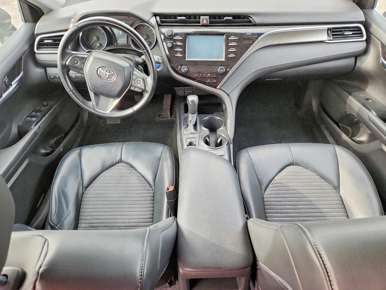 2018 TOYOTA CAMRY HYBRID photo 15