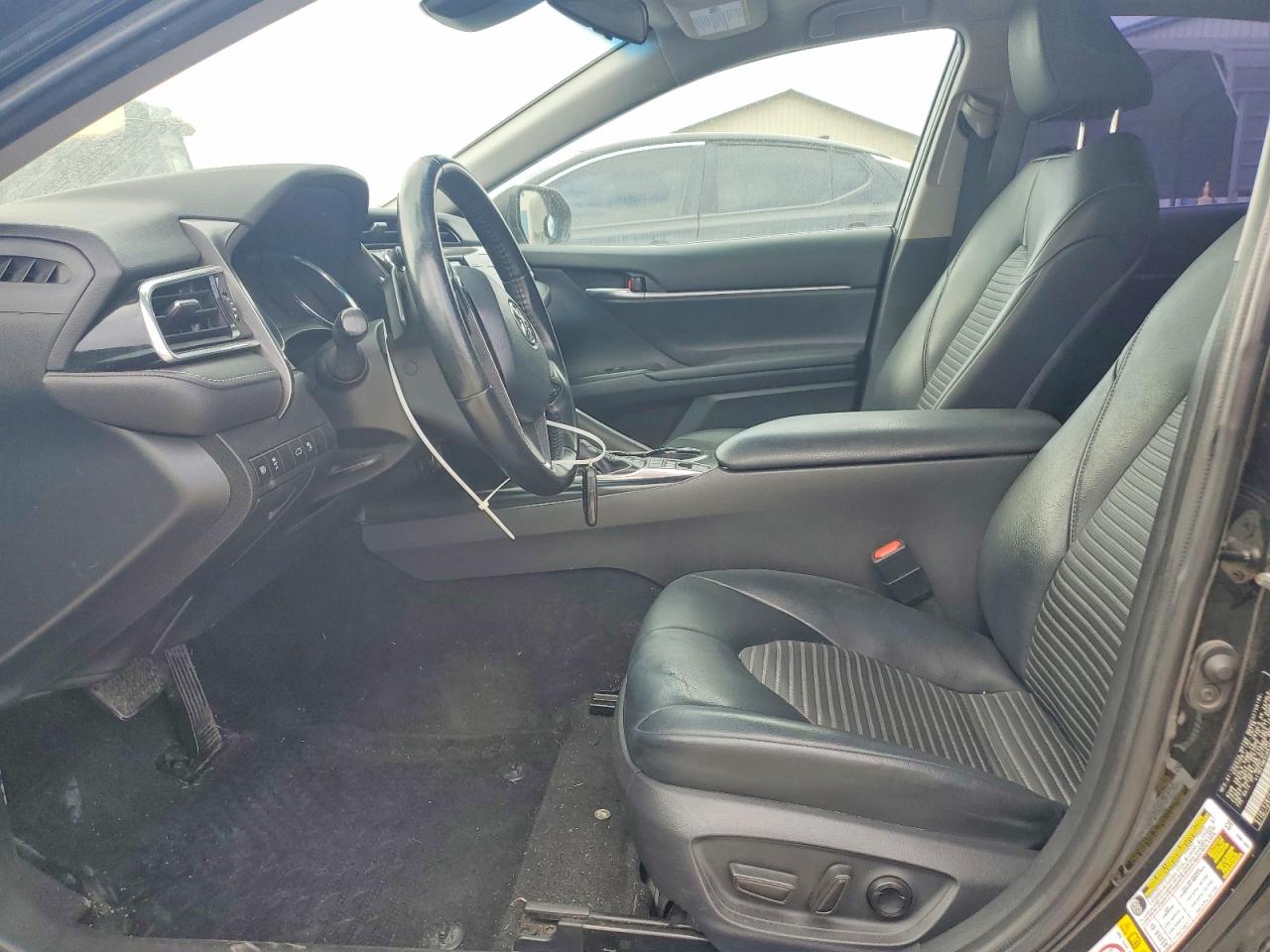 2018 TOYOTA CAMRY HYBRID photo 13