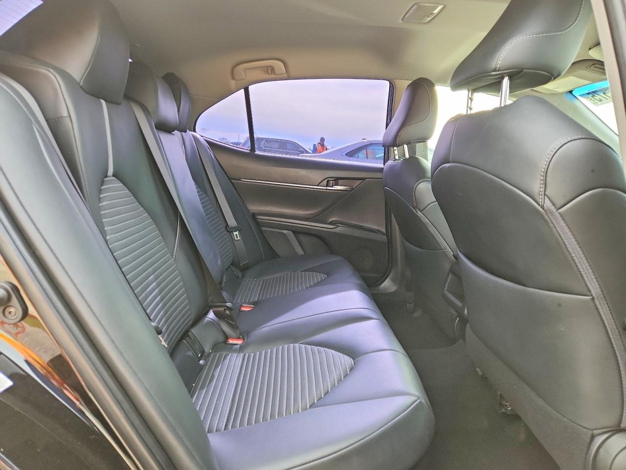 2018 TOYOTA CAMRY HYBRID photo 19