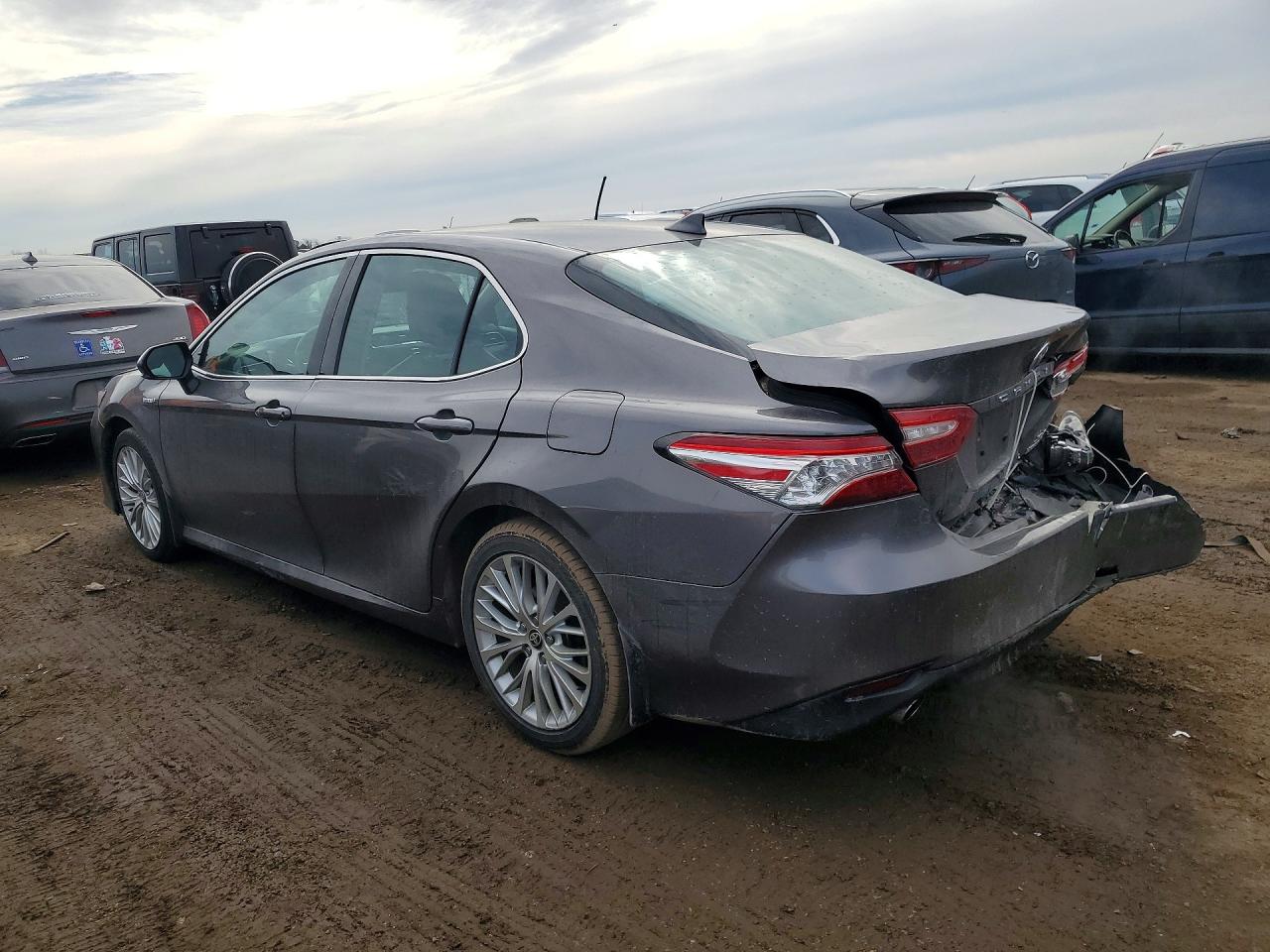 2020 TOYOTA CAMRY photo 3
