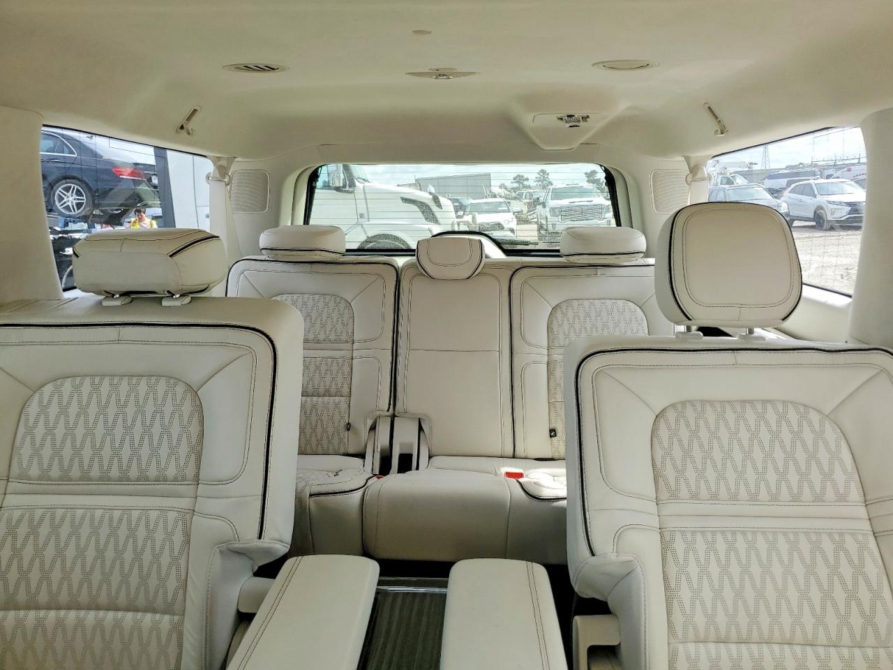 2019 LINCOLN NAVIGATOR L BLACK LABEL photo 19