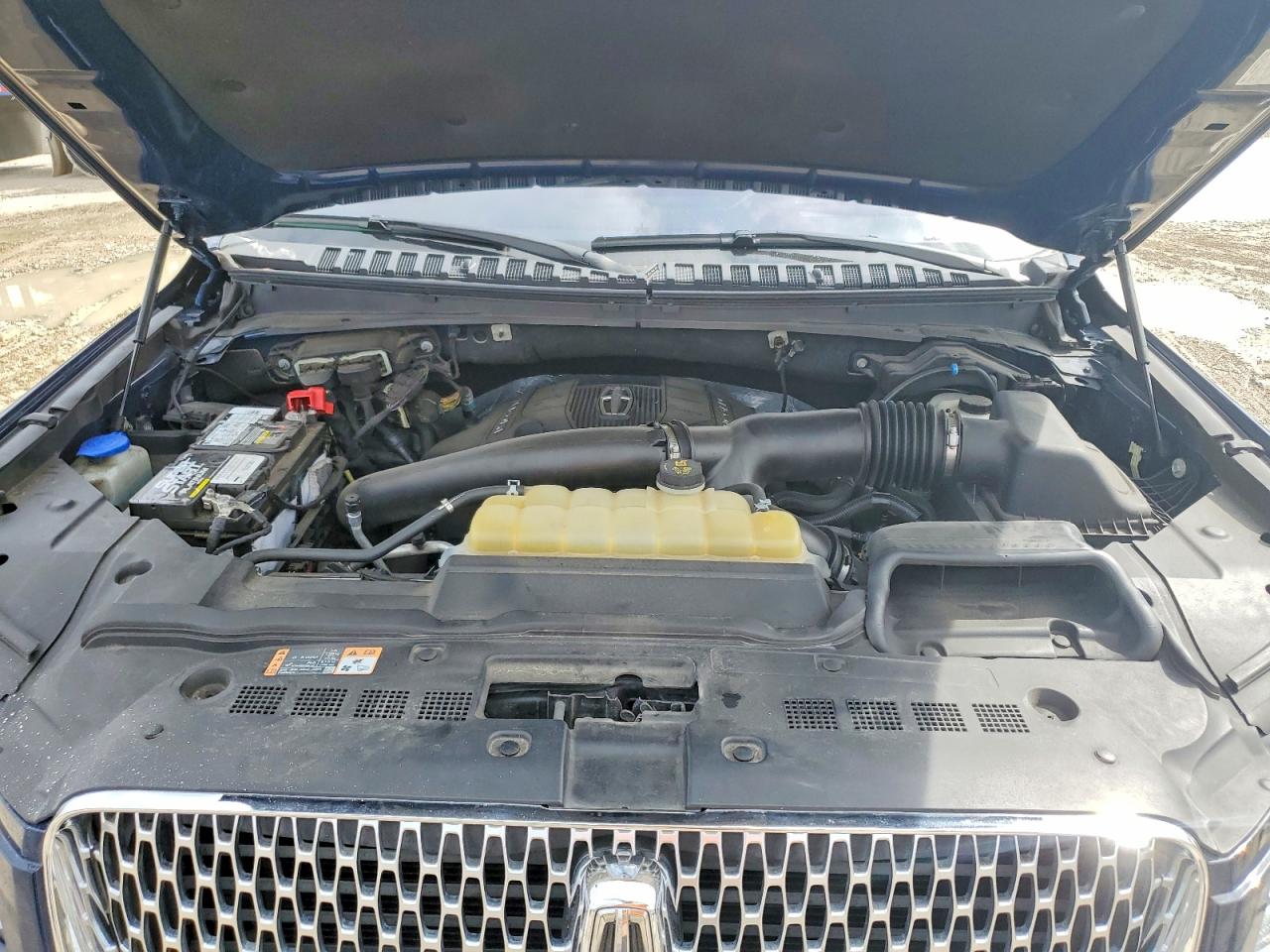 2019 LINCOLN NAVIGATOR L BLACK LABEL photo 23