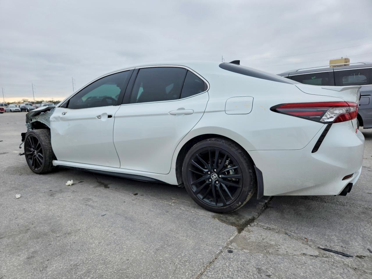 2021 TOYOTA CAMRY XSE photo 2
