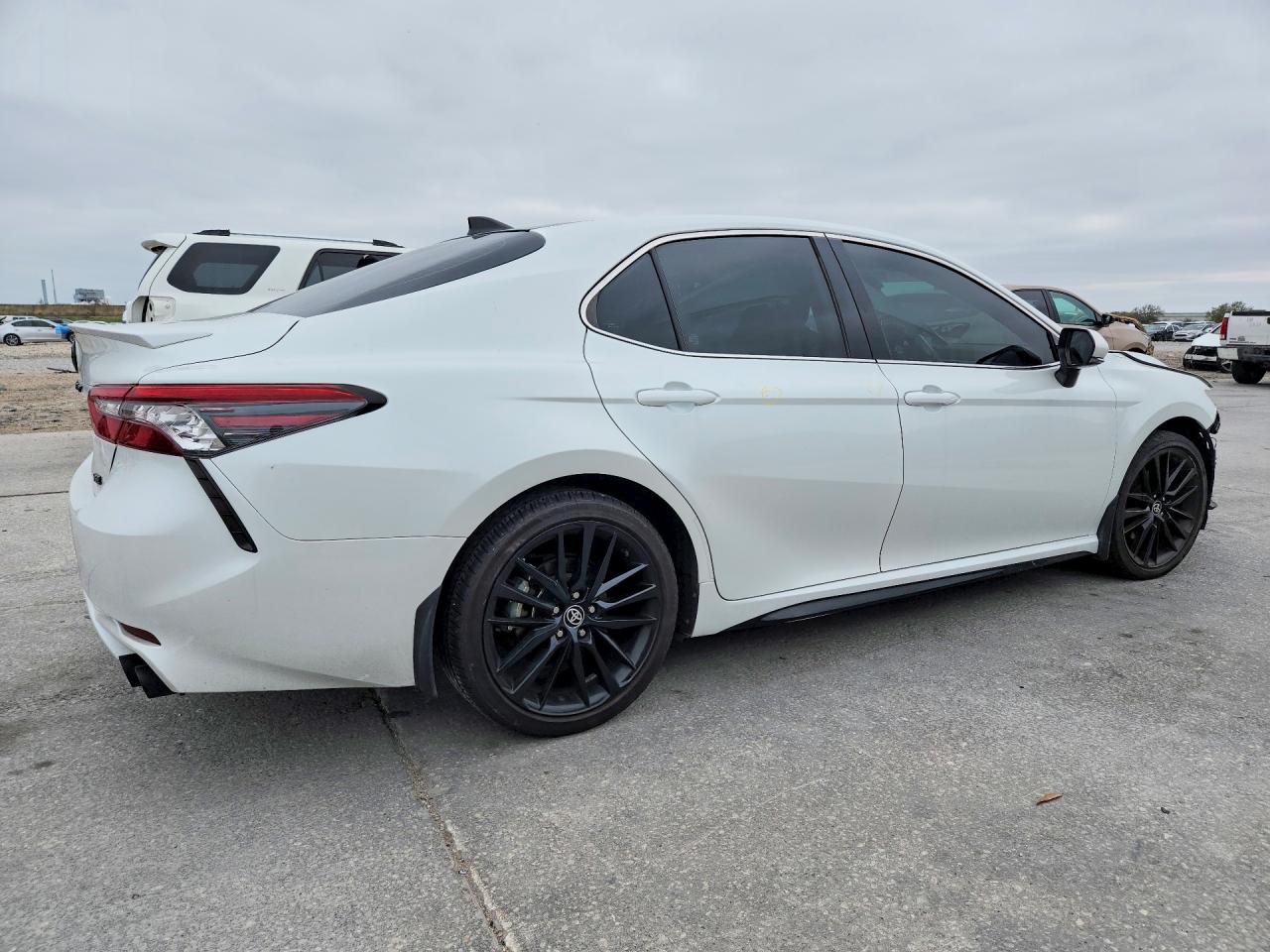 2021 TOYOTA CAMRY XSE photo 3