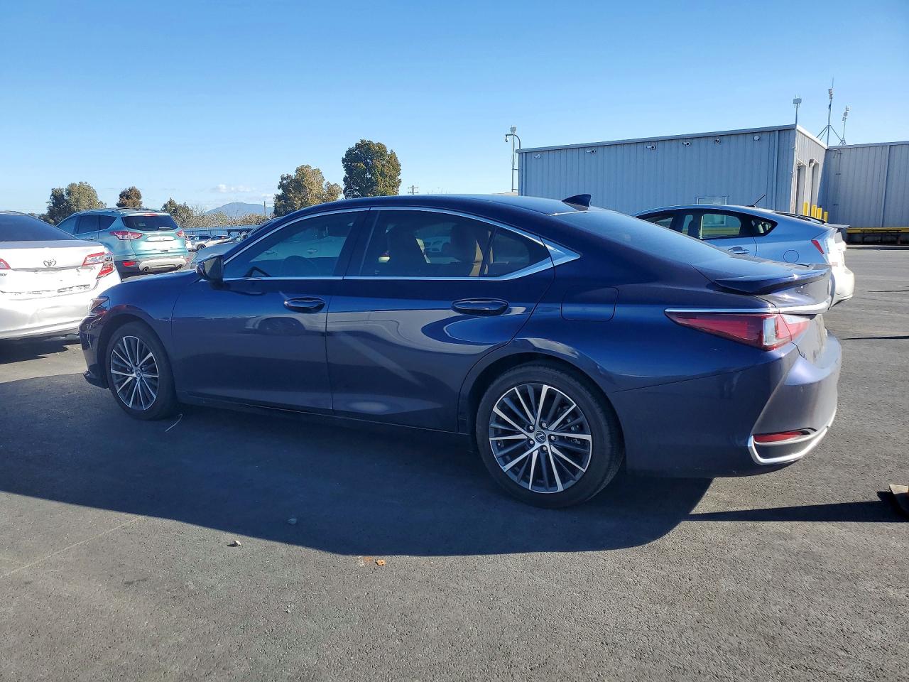 2023 LEXUS ES 300H BASE photo 2