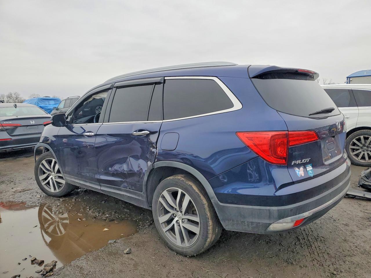 2016 HONDA PILOT ELITE photo 2