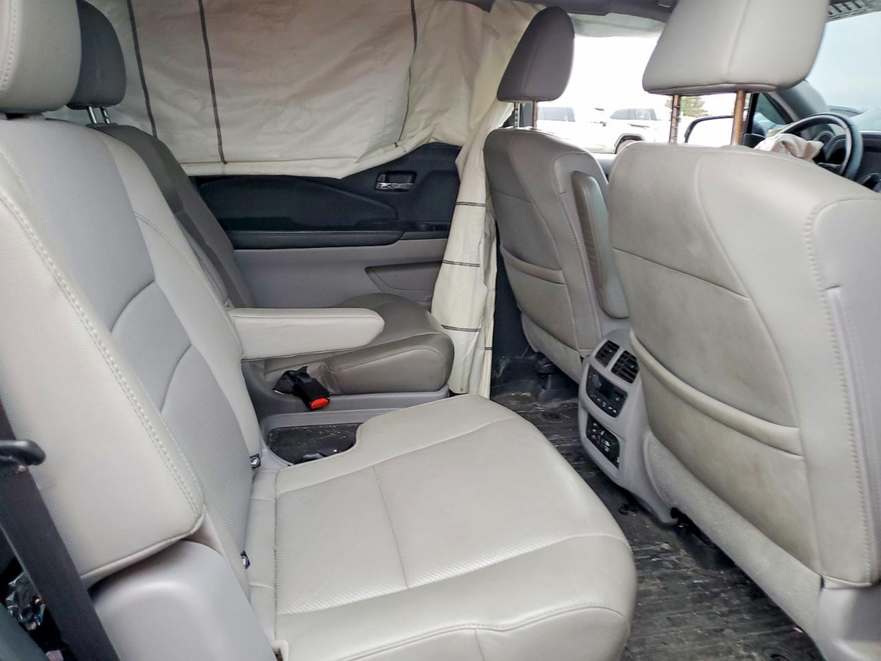 2016 HONDA PILOT ELITE photo 11